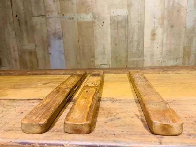 古镇里的传统说唱三块木板演绎万千故事