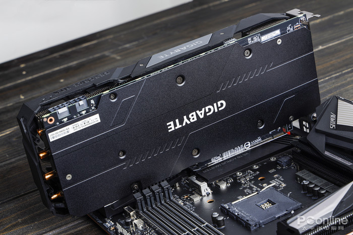 技嘉雕牌rtx2060super显卡:玩起光线追踪游戏真爽