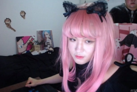 京城贵妇姿态女装陪玩,在线服务老板,letme:兄弟别想不开啊!