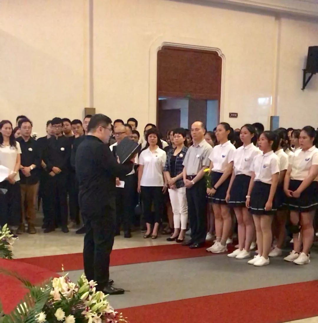 福建省厦门第六中学为高至凡老师举行追思悼念仪式