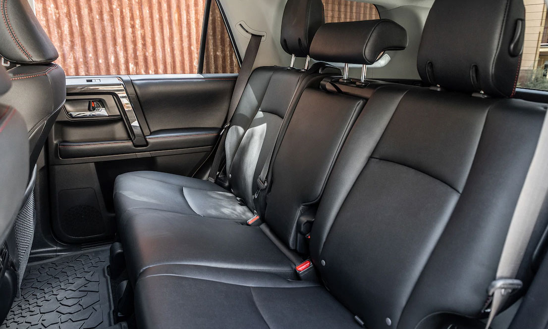 2020款丰田4runner越野车外观霸气内饰老土将于今年秋天推出