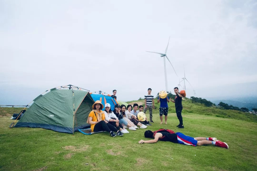 霞义山半日游户外野炊赏日落观日出露营巨型风车一个只有摄影发烧友才