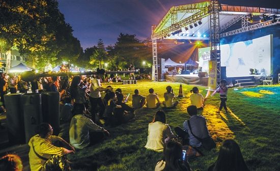 有关这个舞台就属于你趁着夏日好时光让我们一起折腾一场燃爆的live