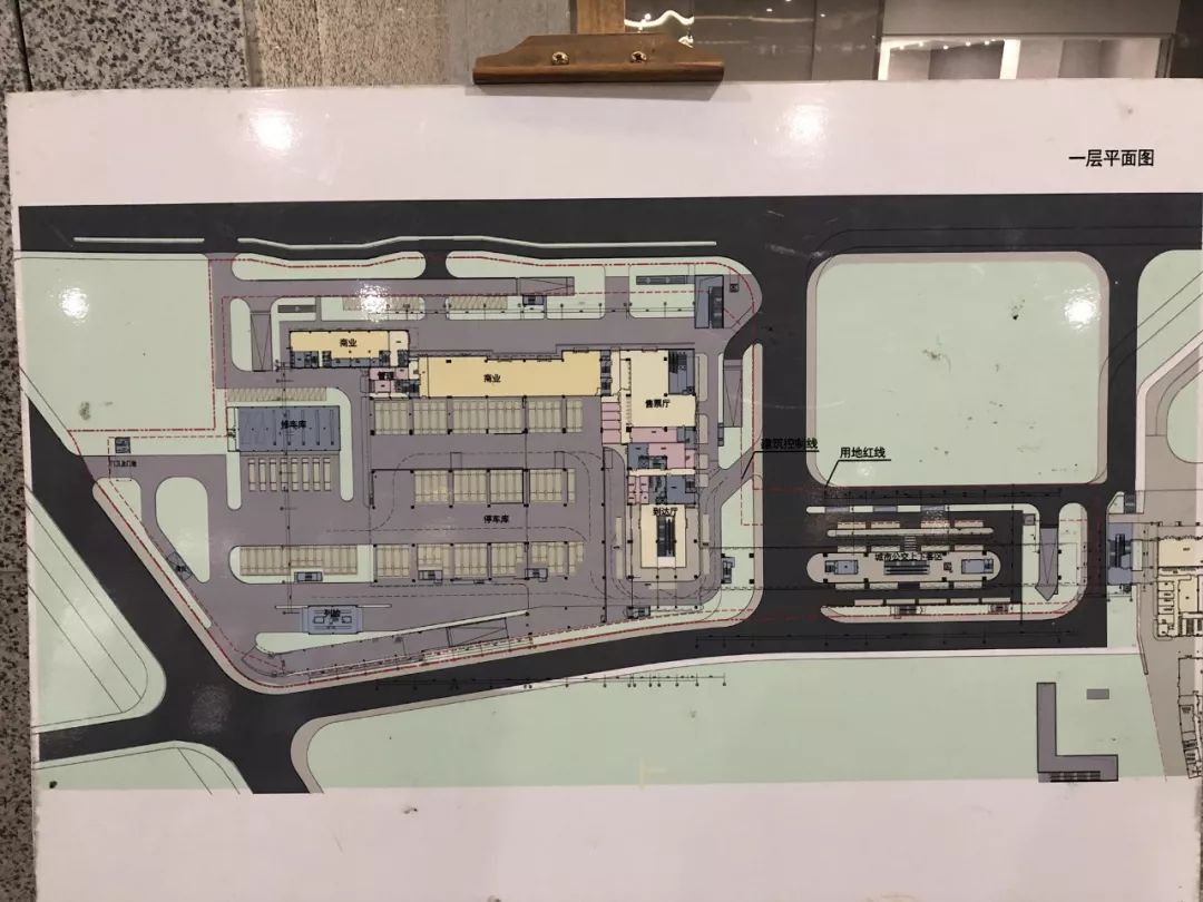 目前,经停衢州火车站的8条公交线路,待综合客运枢纽投入使用后,站点