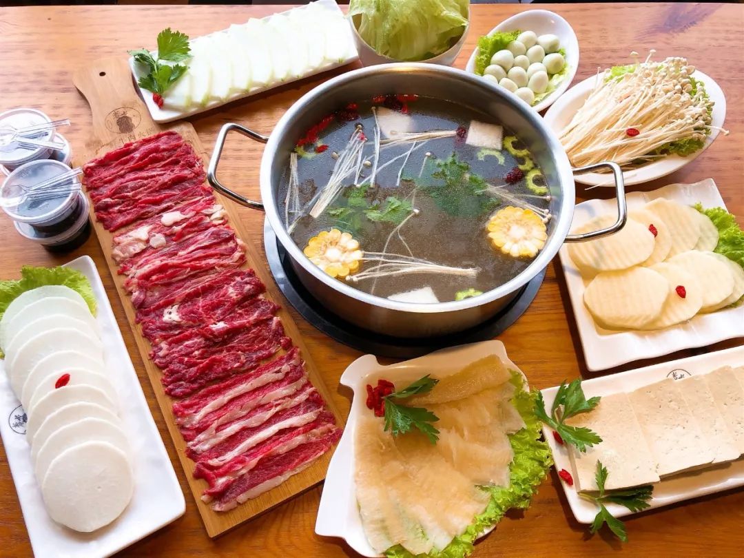 79元抢春光潮牛潮州牛肉火锅3-4人餐~牛骨鲜汤锅底 春光精选部位拼盘