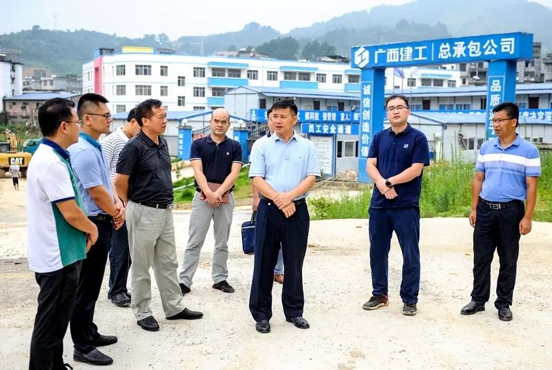 东兰:红水河移民商贸城隘洞安置小区,确保贫困户有安全住房_黄贤昌