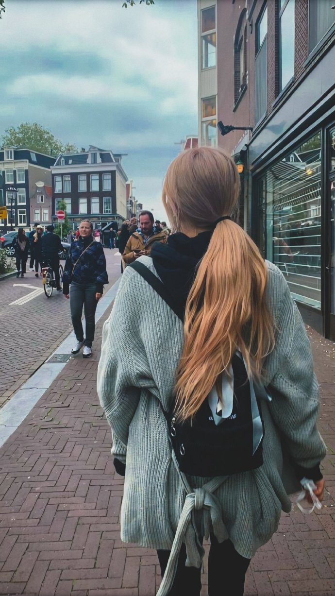 rose的美背合集昨日仁川入境的小衫和超a美背引出的话题