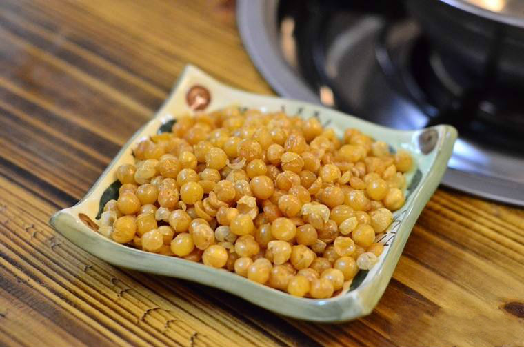 老爸炸黄豆有诀窍:多加"一步",更酥脆不返潮,比花生米还香