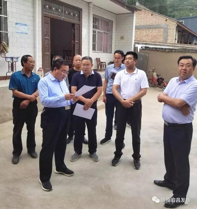 7月22日,县委书记李平生深入车拉乡车拉河村,代家庄村,茹树村,兴化乡