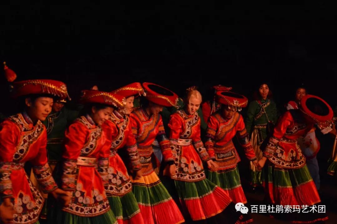 20:30-21:00,篝火狂欢(跳大型民族团结舞-乌蒙欢歌)0420:20-20:30
