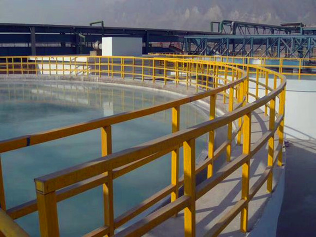 污水处理厂玻璃钢围栏的应用及安装方法