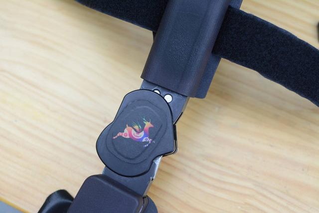 让走路变得更省力,这款膝部助力器穿上之后登山不费劲