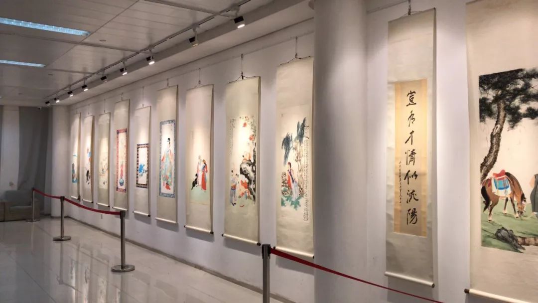 以展览忆师恩开明美术馆这场展览不一般