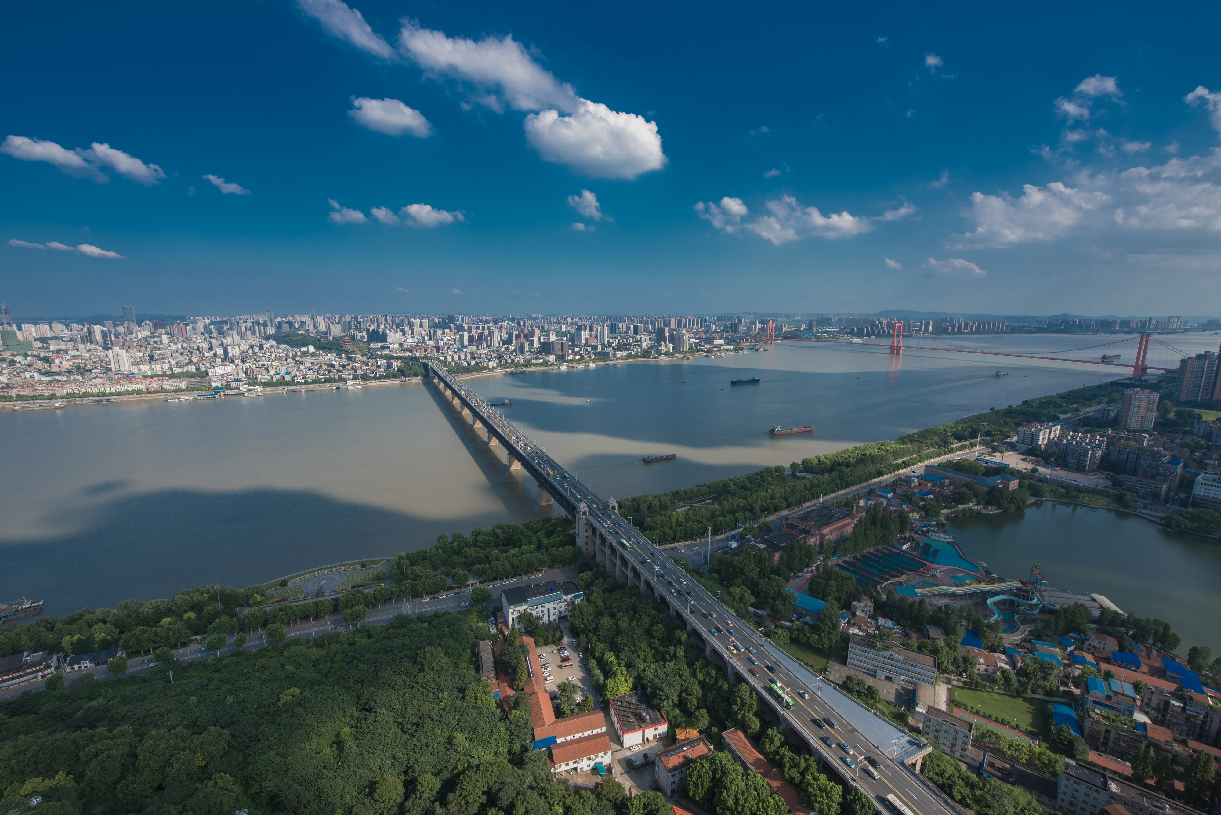 潮湧楚天闊——湖北砥礪奮進70年譜寫高質量發展華章