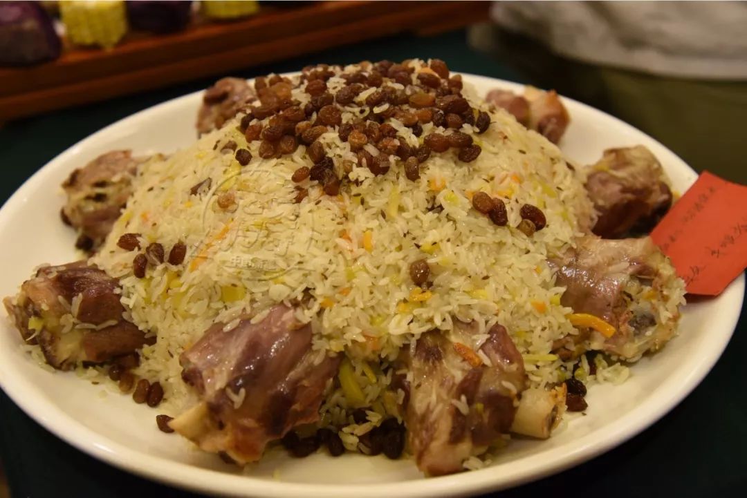 脆皮鹅肉卷作品 :煎高白鲑配蘑菇汁作品:枸杞鱼羊鲜作品:全家福饺子