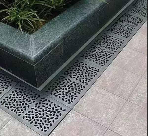 小细节大美丽景观中的雨水篦子