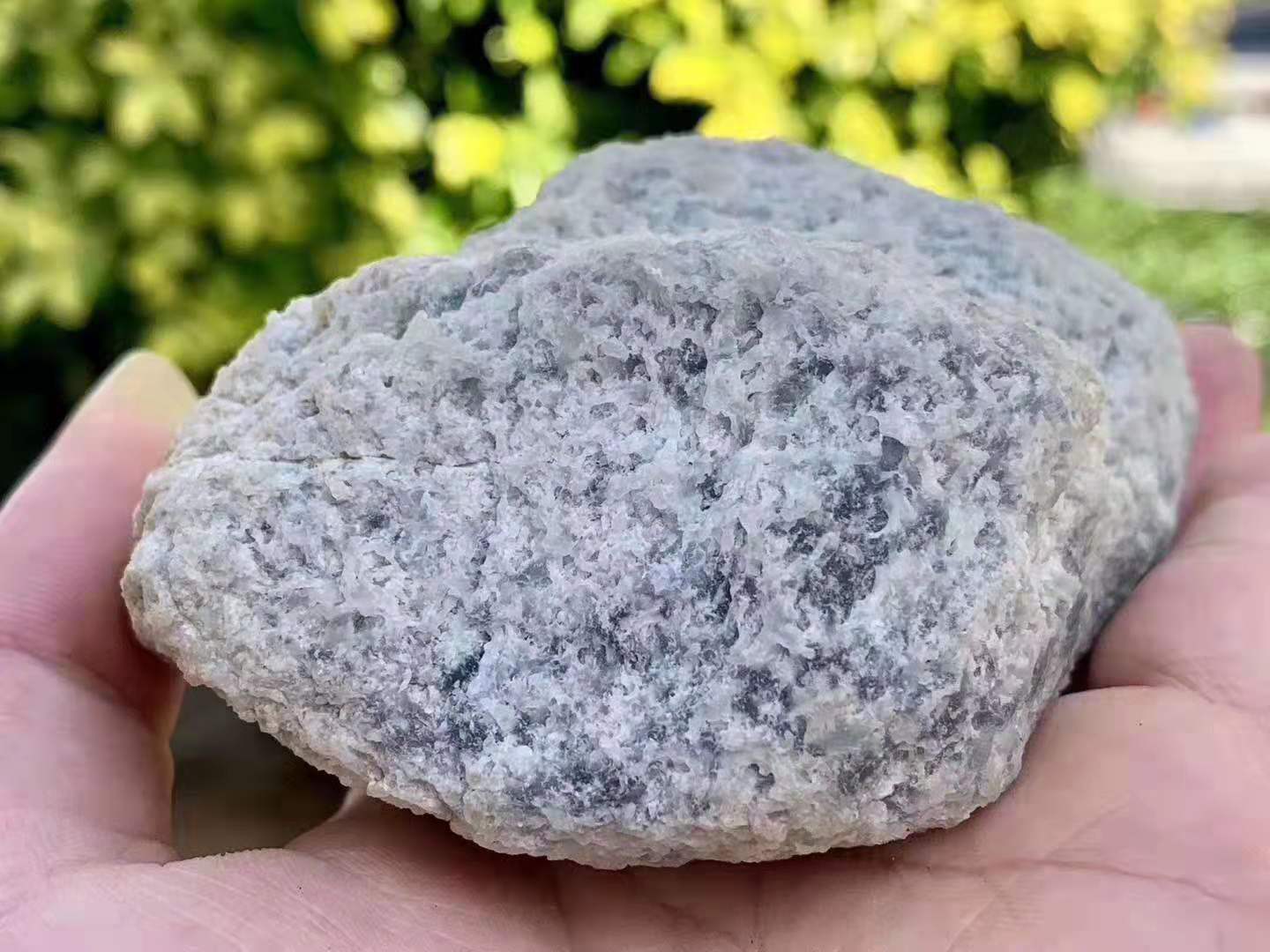 半山半水石的皮壳特征