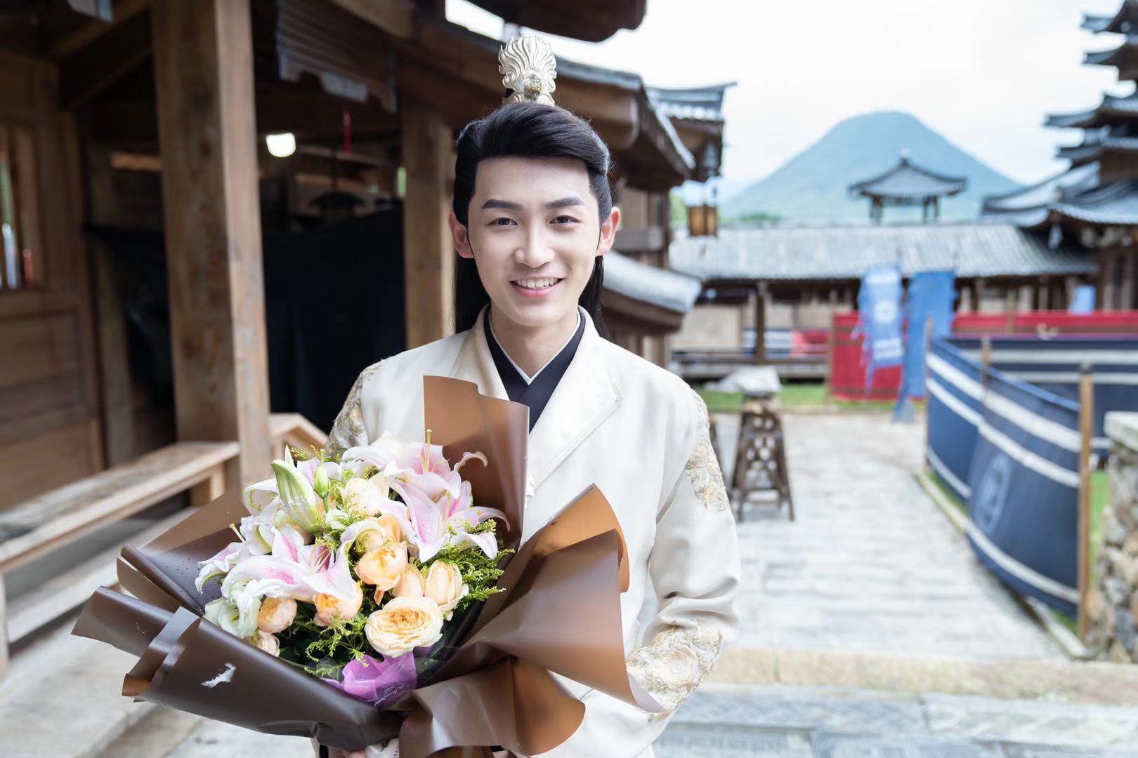 查杰萌医甜妻圆满杀青化身花神大人陷情义抉择