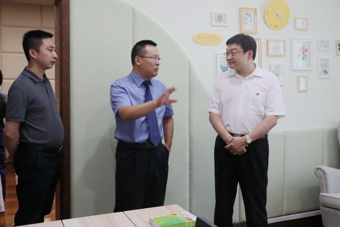 团中央维护青少年权益部副部长洪亮一行来鄞调研