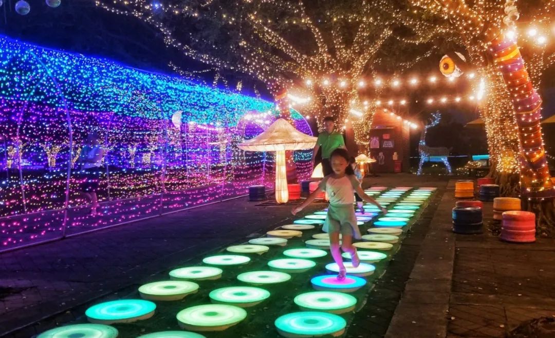 深圳最火的网红灯光秀免费票来了这个暑假要去浪浪浪