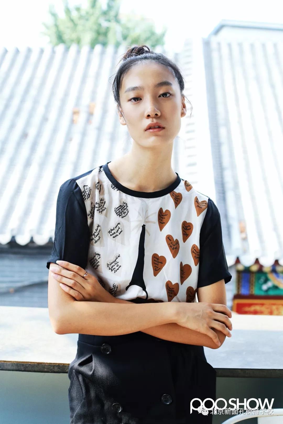 新面孔model|张晓彤拍摄popshow风格派时尚大片