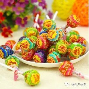 胜者可以参与"糖果一把抓"小游戏与cosplay公主殿下猜拳进店就有小