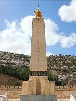 延安大剧院中央主力红军从江西于都集结出发,到达延安吴起镇,标志着二