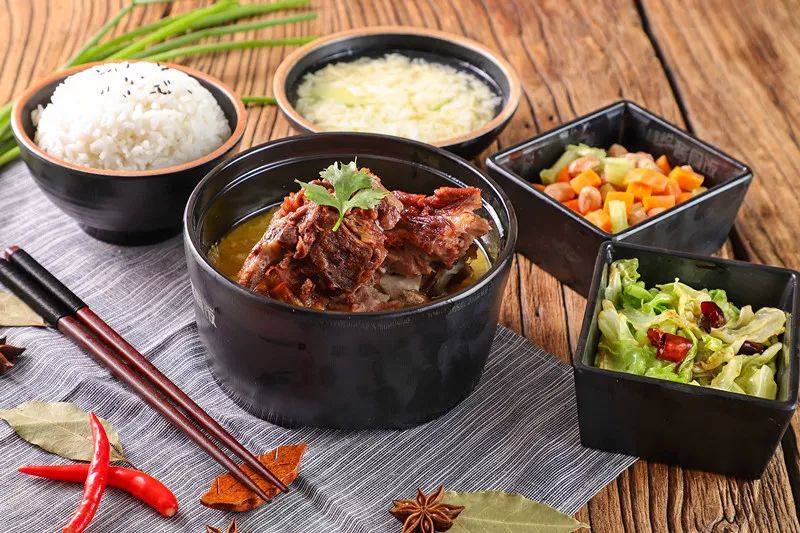 酱骨饭套餐1酱香棒骨饭酱香脊骨饭酱骨经过天然香料和高