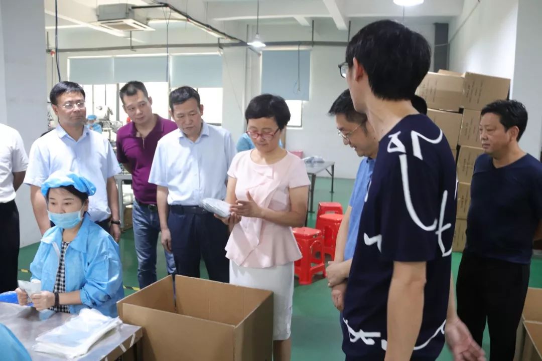 杨文英到上饶茶亭经开区调研