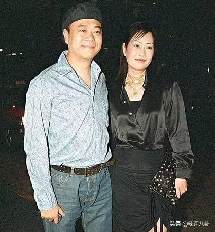 他是tvb金牌演员,却因为老婆的家世背景,23年来被称"软饭王"_欧阳震华