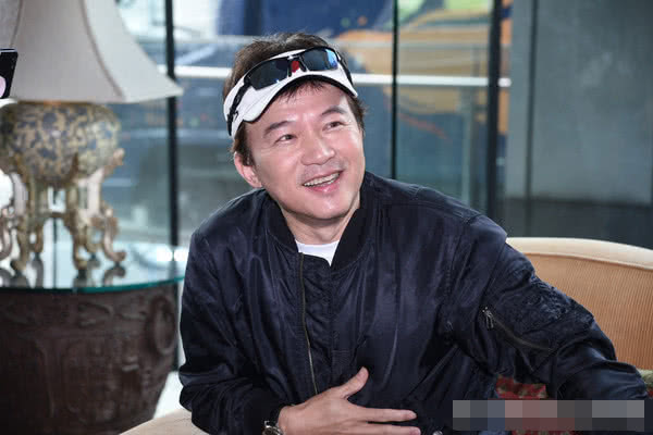 台湾男星喝醉闹事监控曝光,邻居上门理论反遭训斥:不要恐吓我_孙鹏