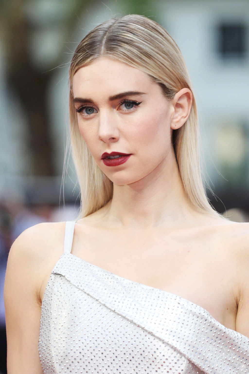 原创白寡妇凡妮莎柯比现身速激外传首映礼这女主角太美啦