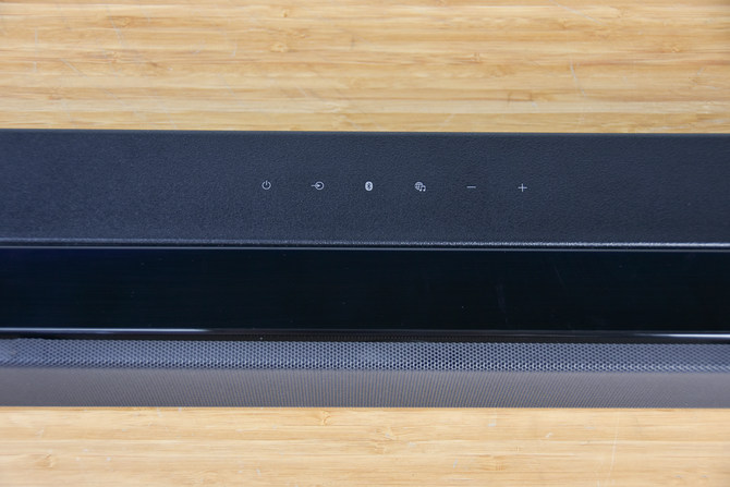 连接及操控:低音炮的设计风格和回音壁整体保持了一致,机身尺寸约为