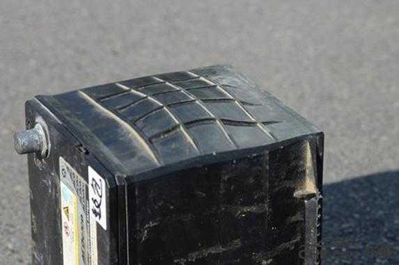 夏天电池鼓包避免这些使用误区电池多用一两年不是问题