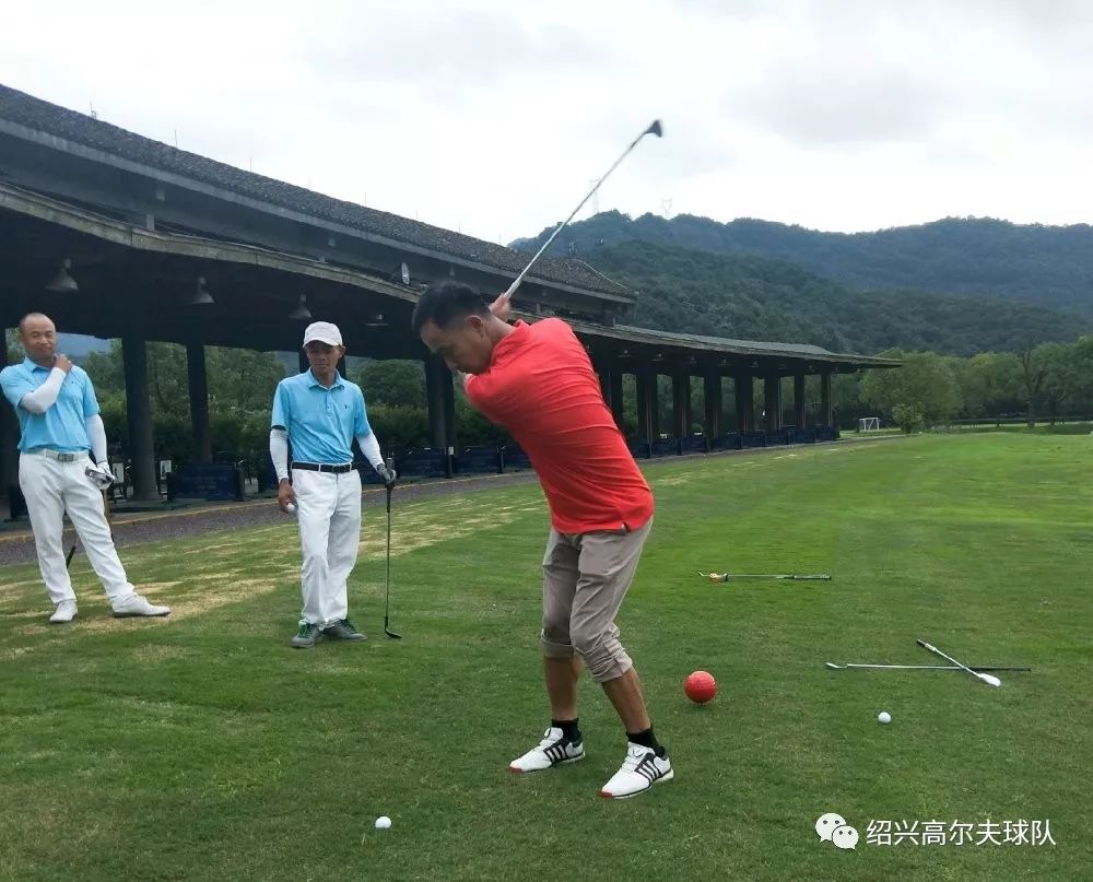 中国红个人秀= 绍兴队18洞成绩表 =陈登峰72胡坚75姚正东79吴建栋81