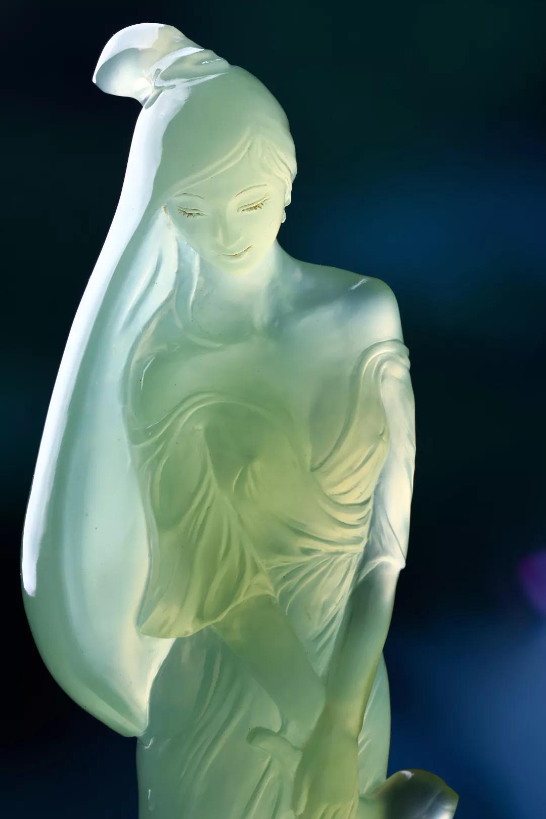 登峰造极的工艺他将女性题材雕刻技艺发挥到了极致