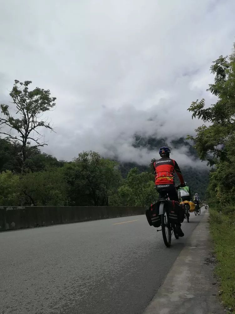 骑行318游记逐梦拉萨d18通麦到鲁朗