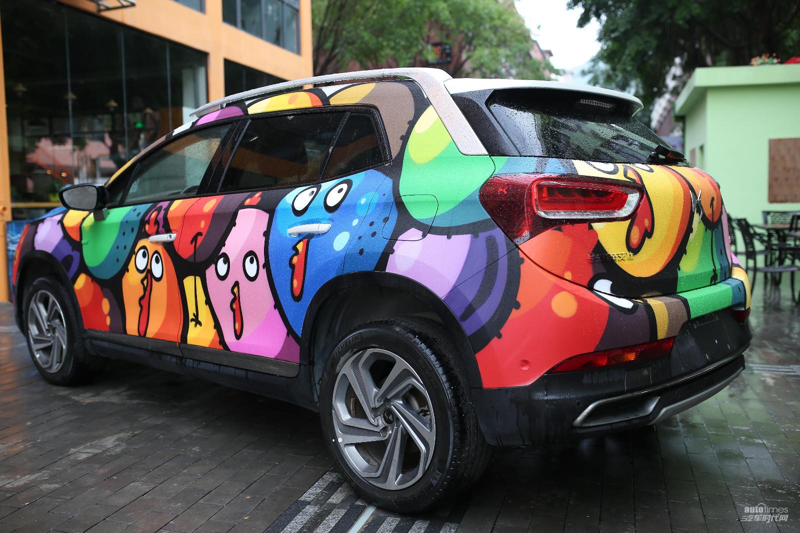 ds大玩车身涂鸦 法国艺术家跨界打造另类前卫_搜狐汽车_搜狐网