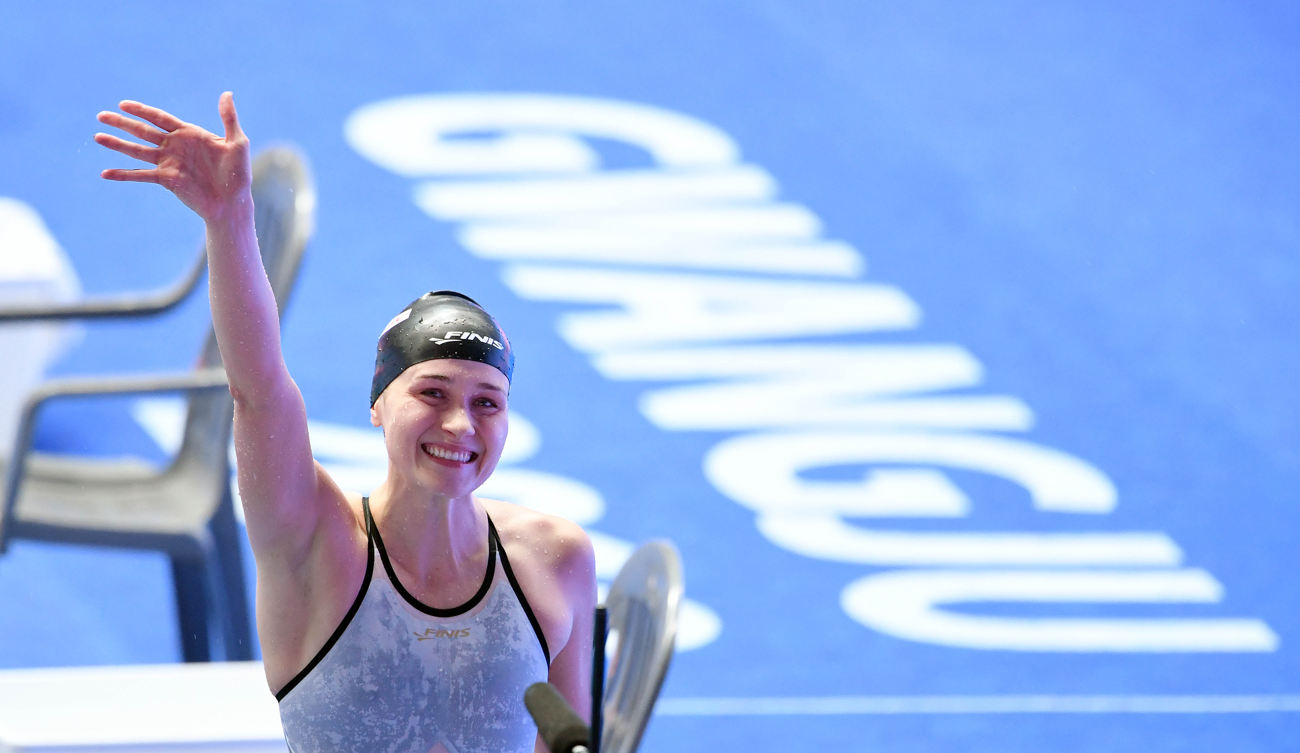 游泳女子50米仰泳美国选手斯莫利嘉夺冠