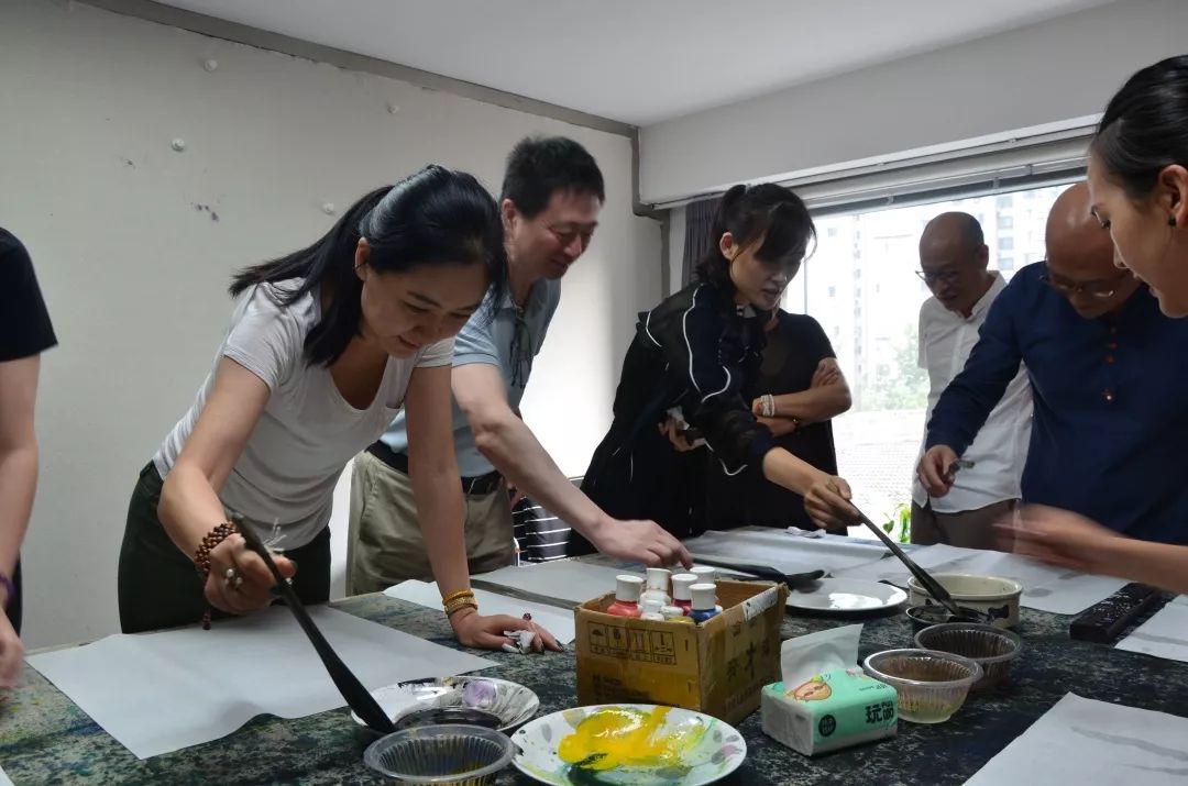 艺术家宋连民先生的工作室,聆听艺术家关于中西方绘画融合的独到见解