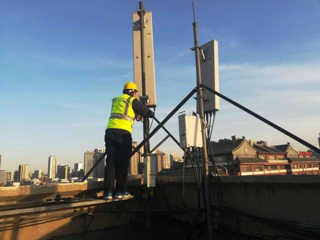 高铁移动信号全程满格_基站