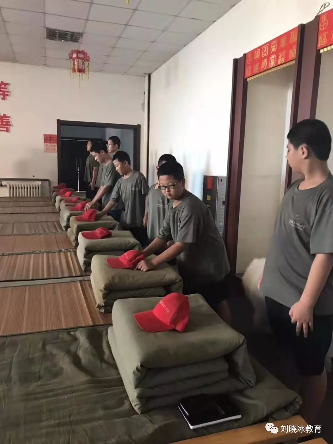 叠军被训练忙里偷闲乐在其中