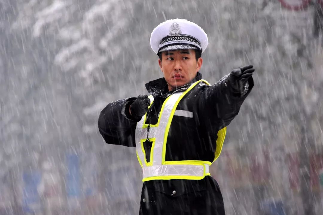 目光所及都是你,亿万星辰犹不及_国徽