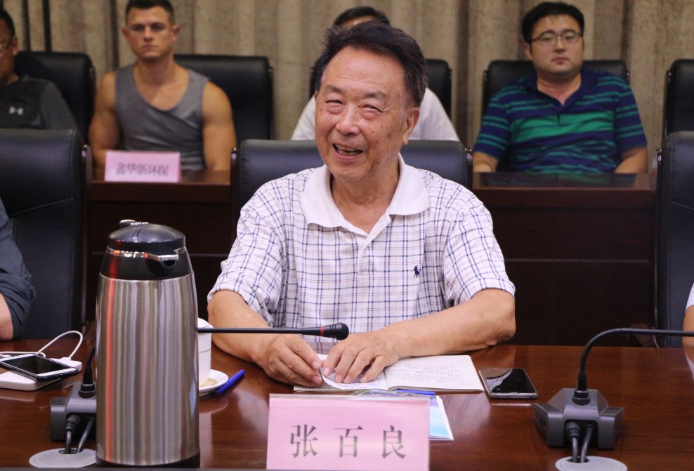 专家组观看了阳信县实施生物质清洁取暖专题片,听取了张新国对阳信县