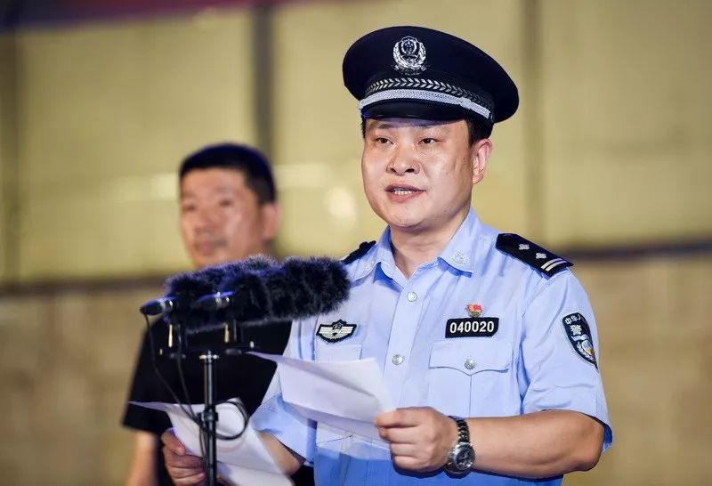 市委常委,常务副市长宣方乐,市委常委,公安局长潘海波及市委政法委