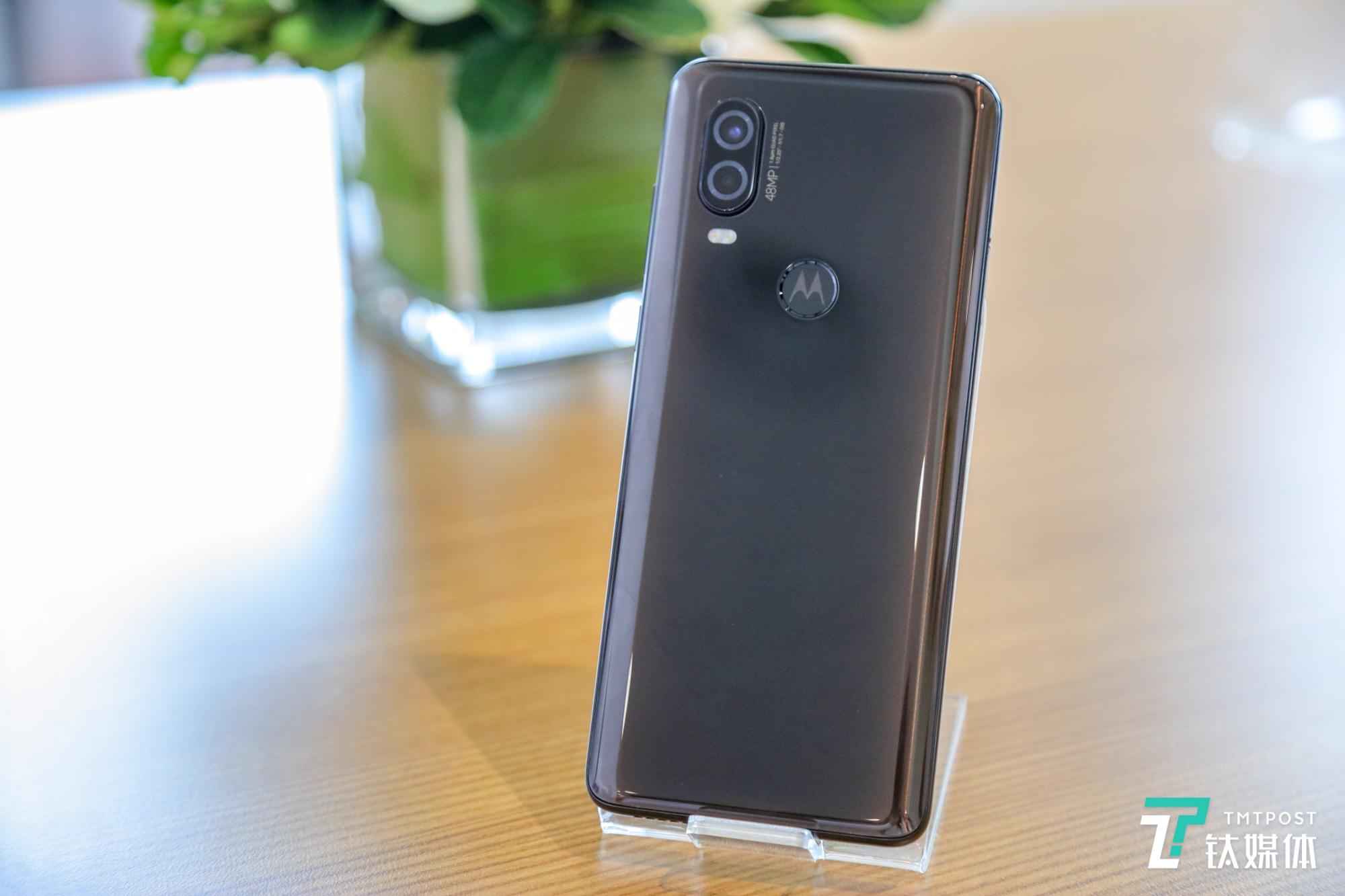 掌柜常程爆料5g手机发展趋势,联想发布z6&摩托罗拉p50新机 | 钛快讯