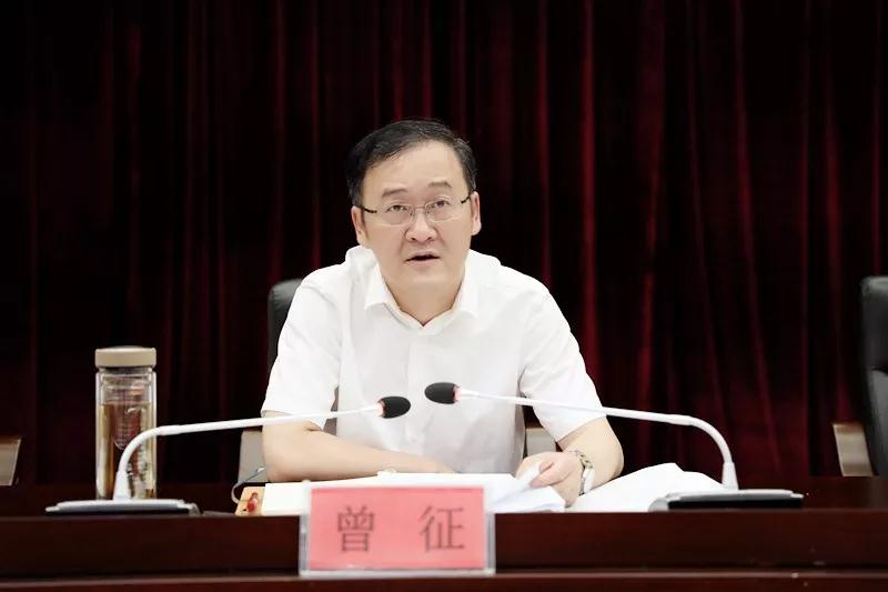 曾征指出,近年来,汇川区深化"放管服"改革优化营商环境工作取得一定