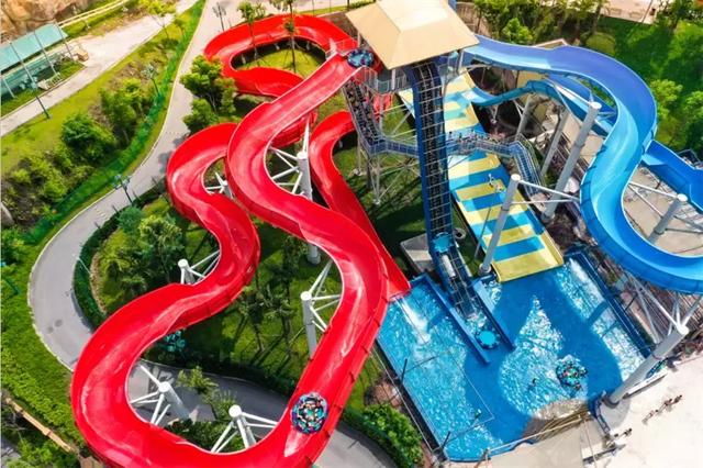 挑战急速滑道彩虹飞毯简直美滋滋!