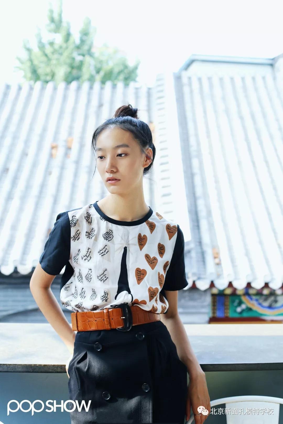 新面孔model张晓彤拍摄popshow风格派时尚大片