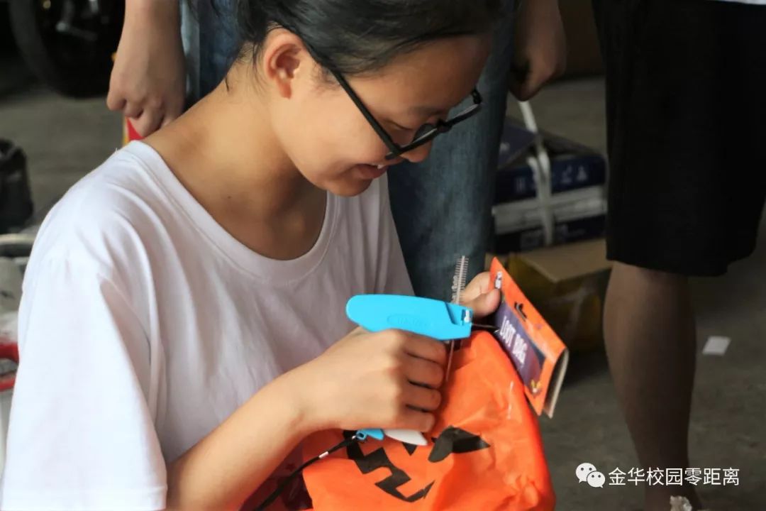 首批00后初进社会敢闯青年定格浙师初阳